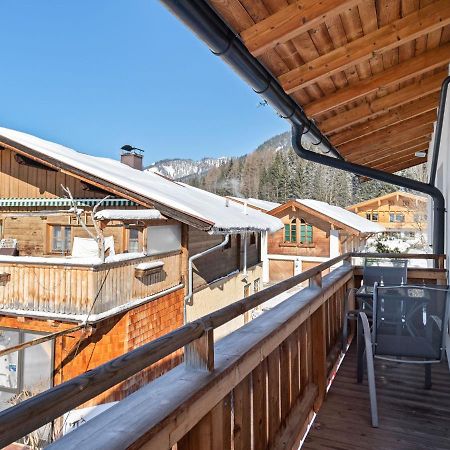 Elegant Apartment In Saalfelden With Balcony Exteriör bild