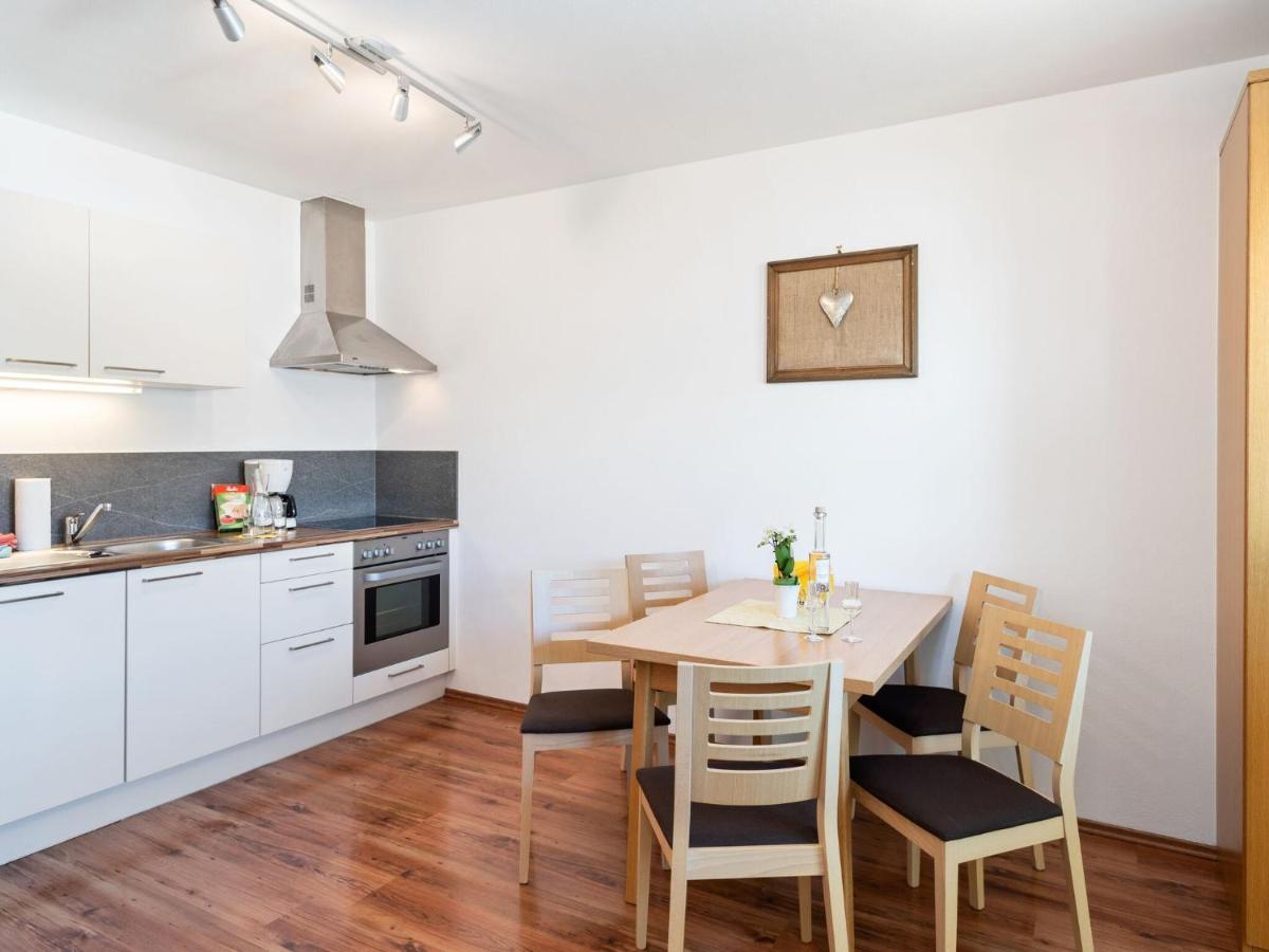 Elegant Apartment In Saalfelden With Balcony Exteriör bild