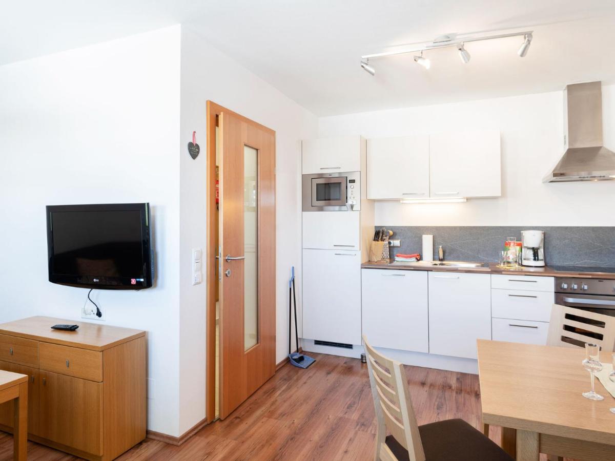 Elegant Apartment In Saalfelden With Balcony Exteriör bild
