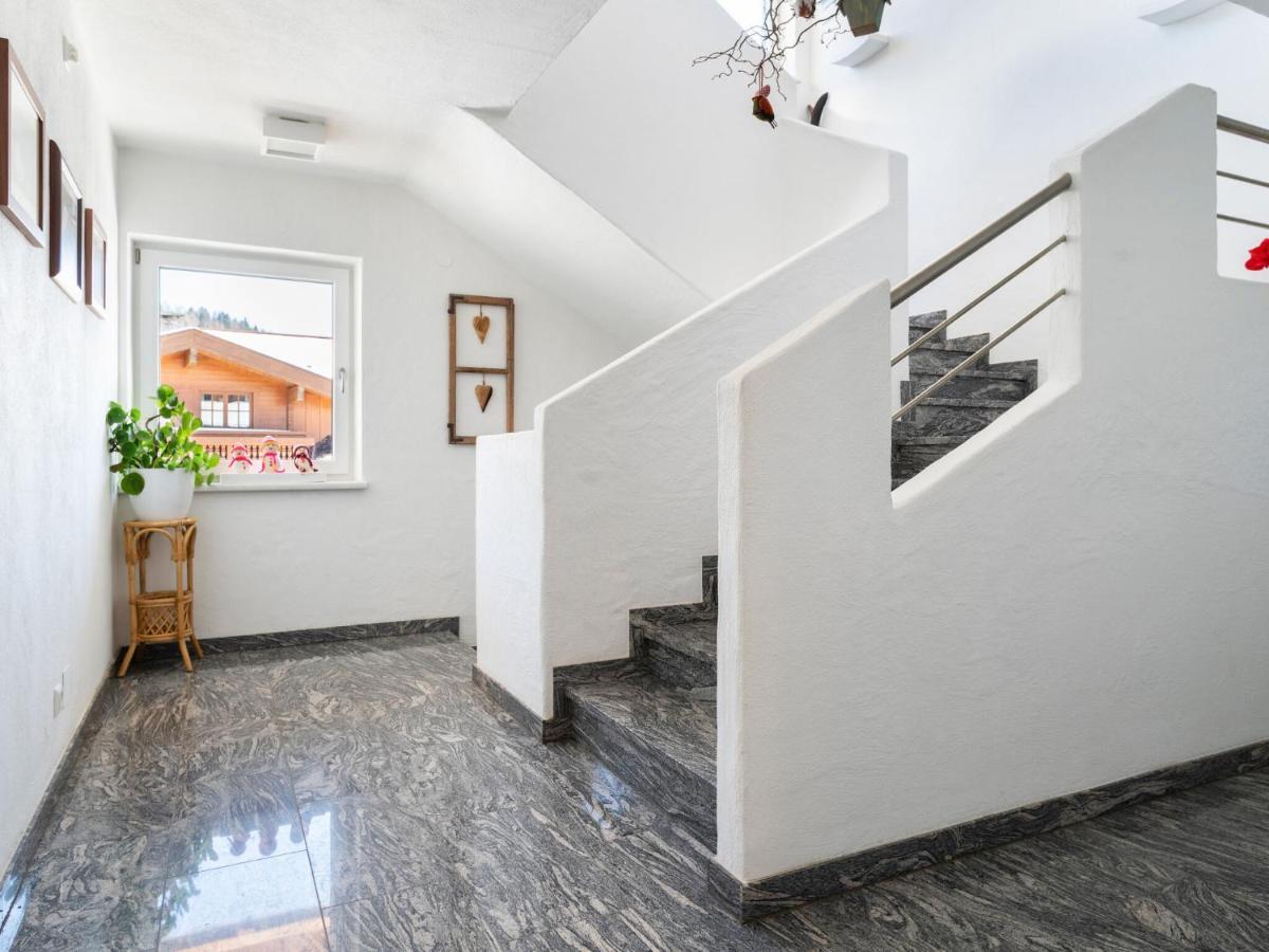 Elegant Apartment In Saalfelden With Balcony Exteriör bild