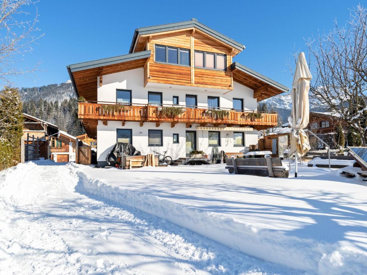 Elegant Apartment In Saalfelden With Balcony Exteriör bild